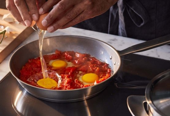 Madlavning med pander i rustfrit stål med non-stick-belægning